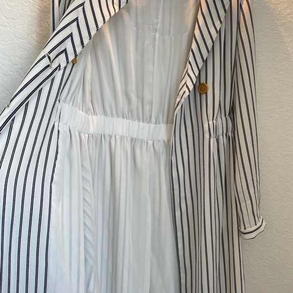 NIGHTWALKER Long Dress or Jacket, size medium, white and navy blue - Picture 6 of 11
